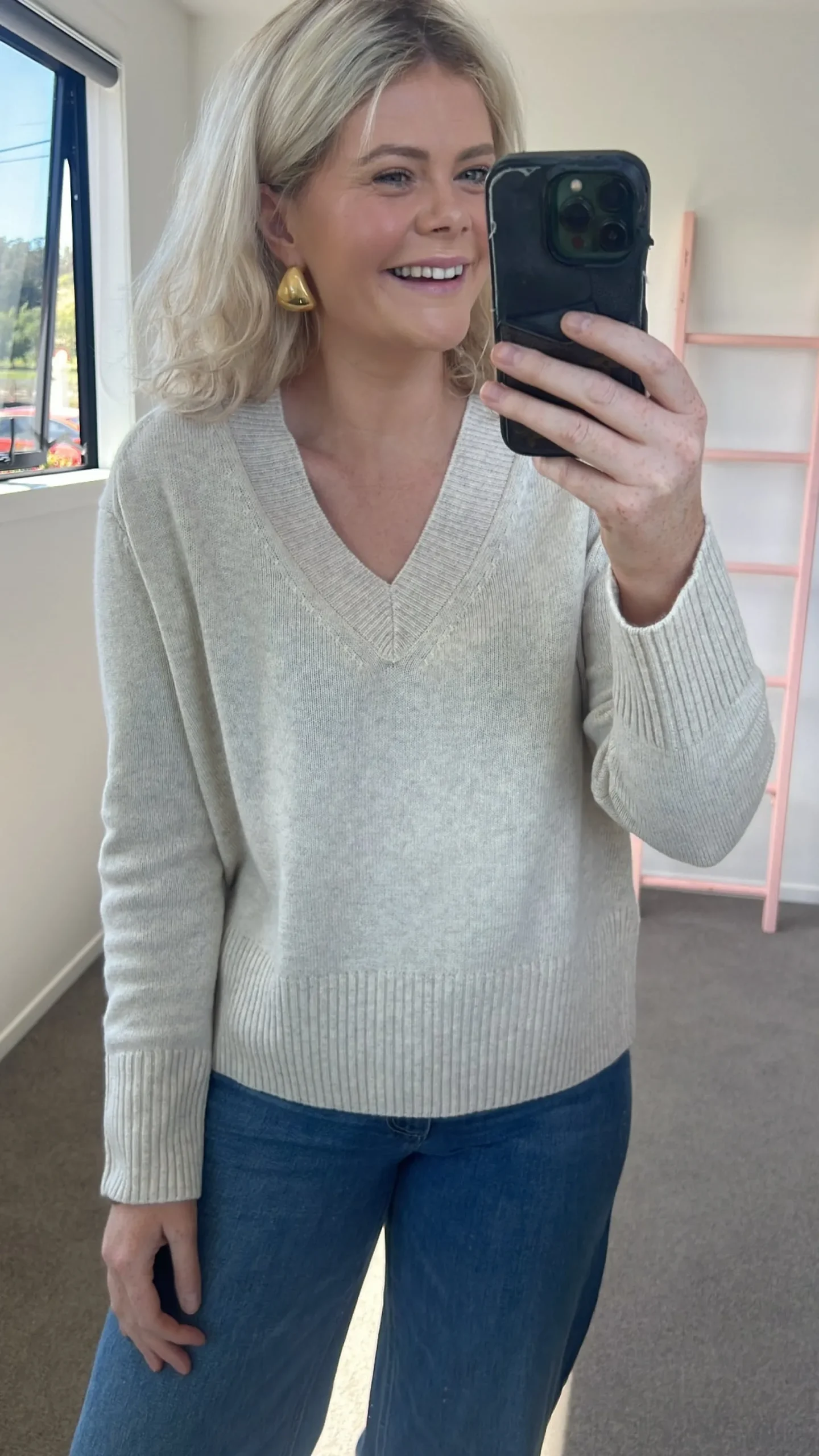 Aleger N.136 Cashmere Blend Oversized V Neck - Shell