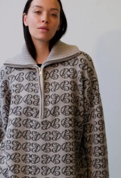 Commonplace Chapman Monogram - Sand/Olive