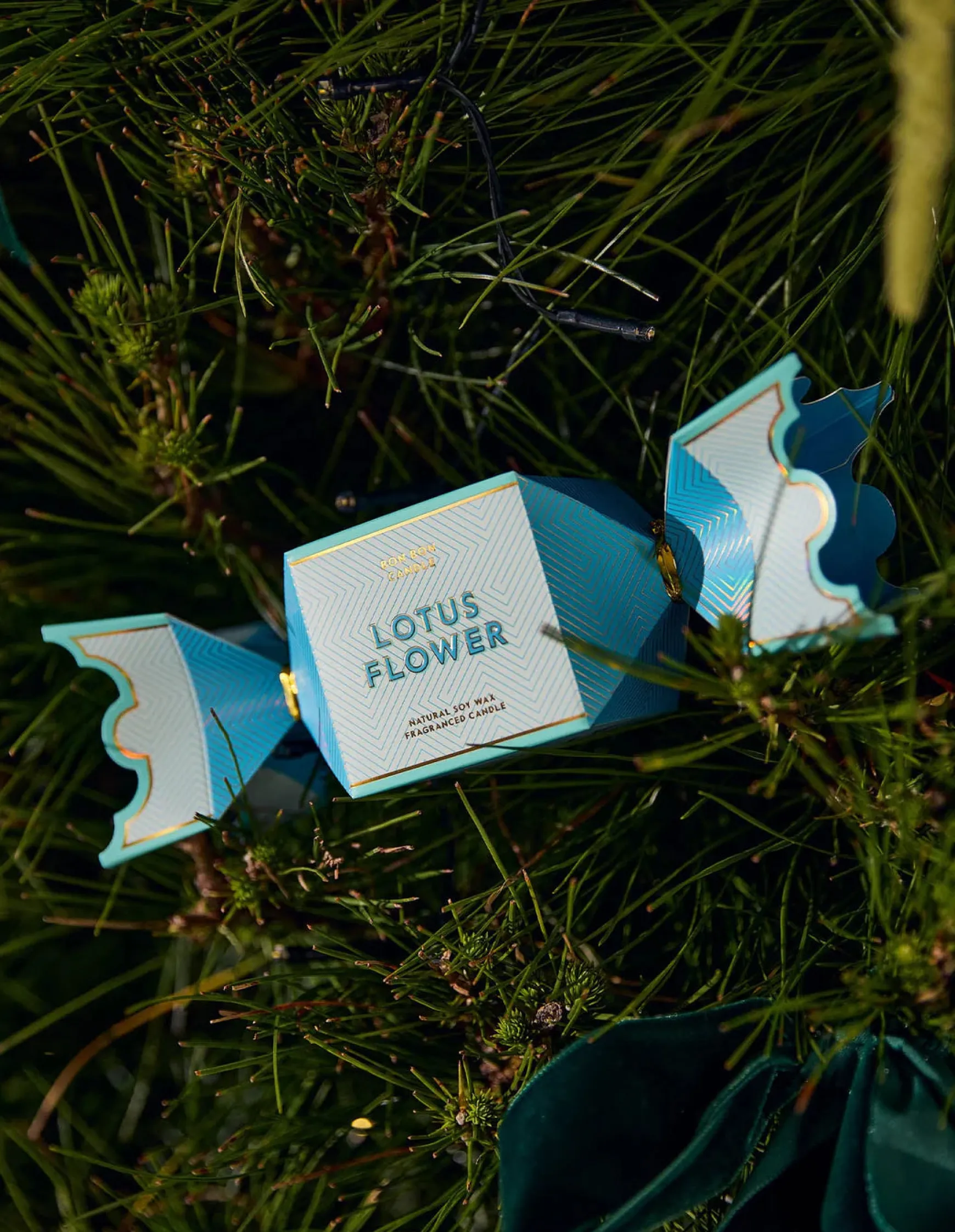 Ecoya Lotus Flower Tin Candle Bon Bon - Holiday Collection