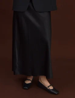 La Tribe Square Toe Flat - Black