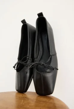 La Tribe Square Toe Flat - Black