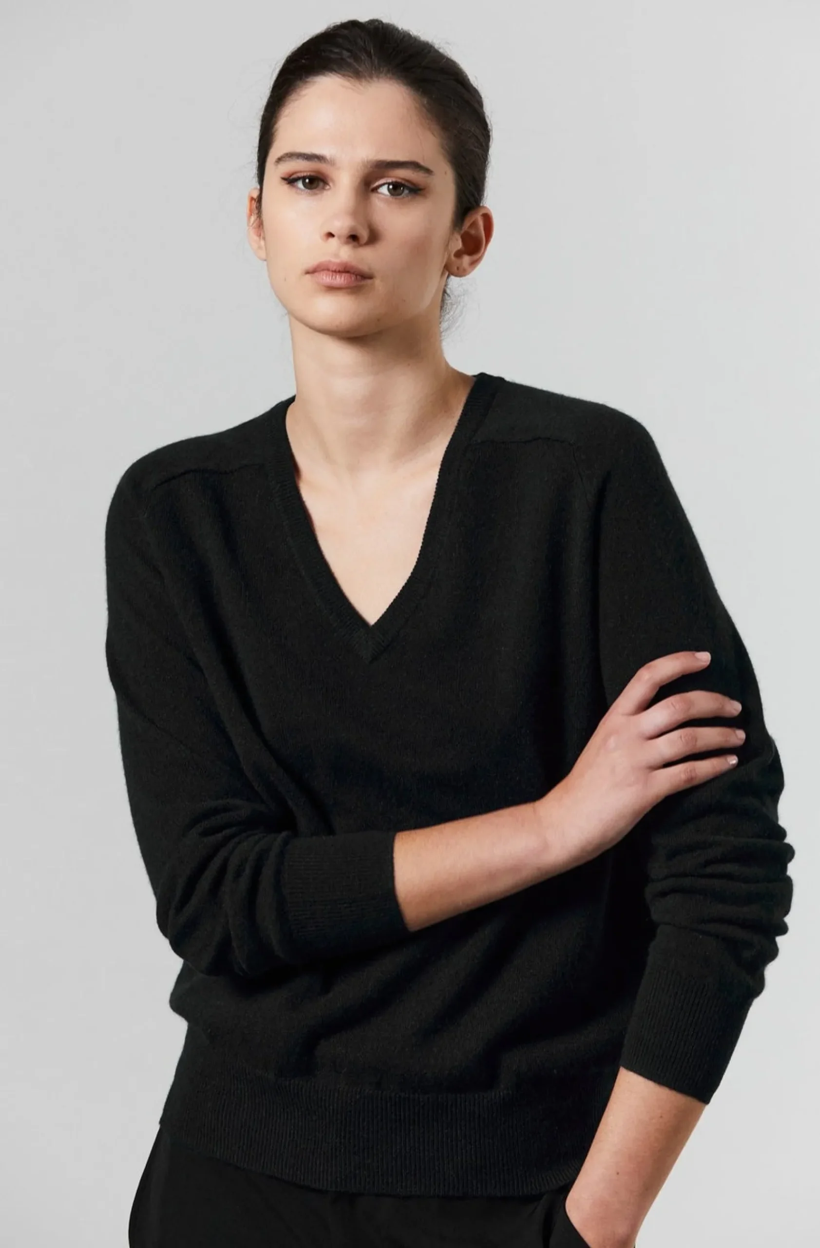 Laing Amy Cashmere V-Neck - Black