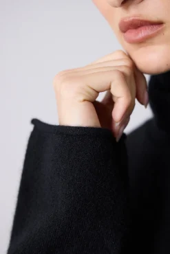 Laing Mara Funnel Neck - Black