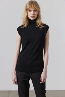 Laing Sleeveless Polo - Black