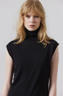 Laing Sleeveless Polo - Black