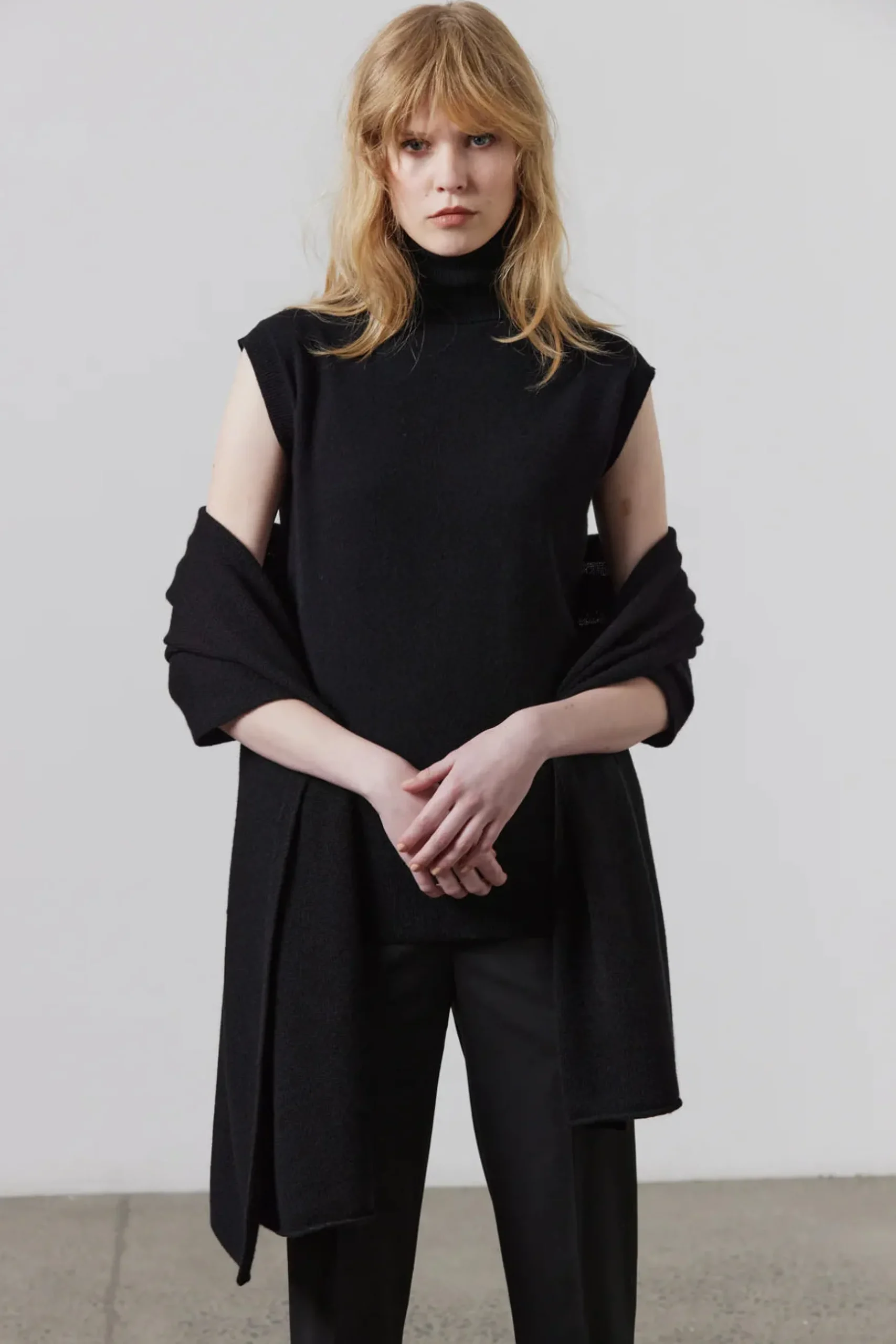 Laing Sleeveless Polo - Black