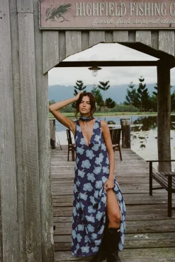 Palm Noosa Viola Dress - Blue Hibiscus